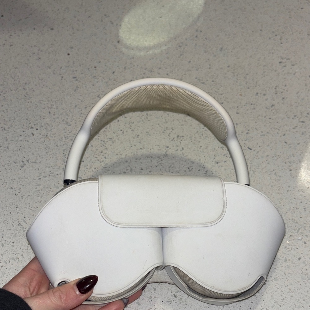 Gray Apple Max Headphones